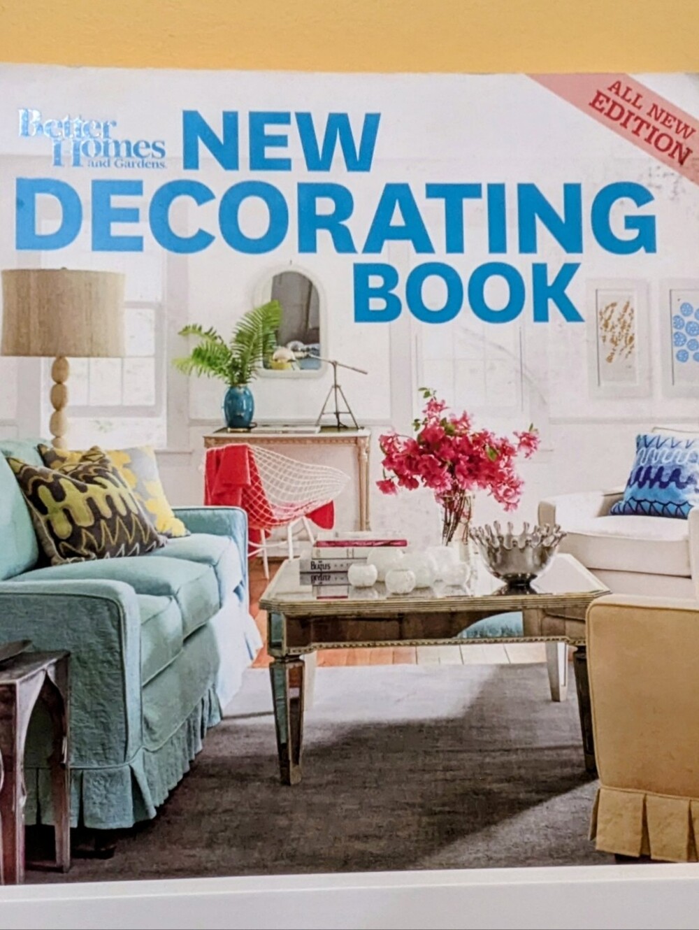 Better Homes & Gardens New Decorating Book - 2011 - Pre Owned Softcover